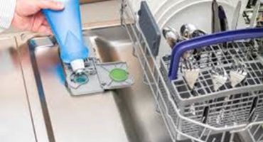 Where and how much to fill the rinse aid in the dishwasher