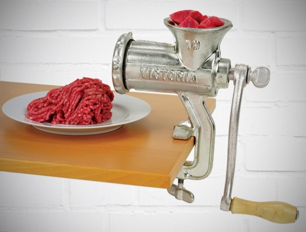 How to insert a knife into an electric and manual meat grinder - features and rules for installation and assembly