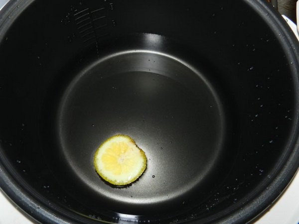 How to get rid of the smells of a new multicooker and after cooking - useful tips