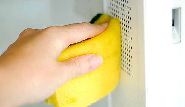 Comment nettoyer un micro-ondes avec du citron