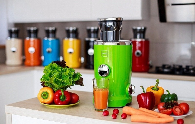 How to choose a juicer for fruits and vegetables for the home: selection options and instructions for use