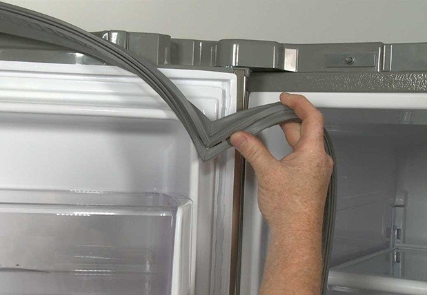 Why the refrigerator is very cold and what to do - common causes and ways to fix breakdowns