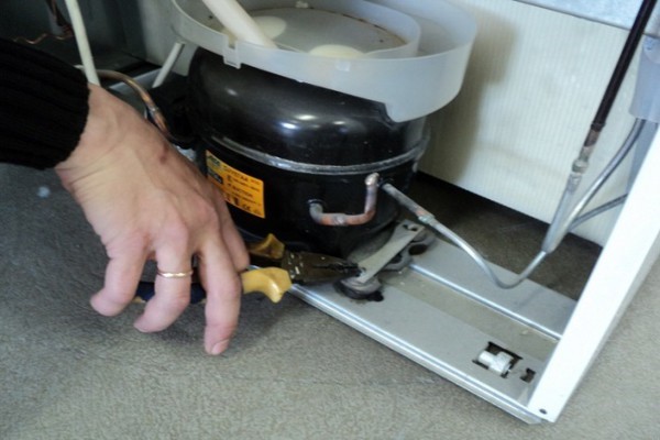 How to check the efficiency of the refrigerator compressor with your own hands - causes of malfunctions and diagnostics