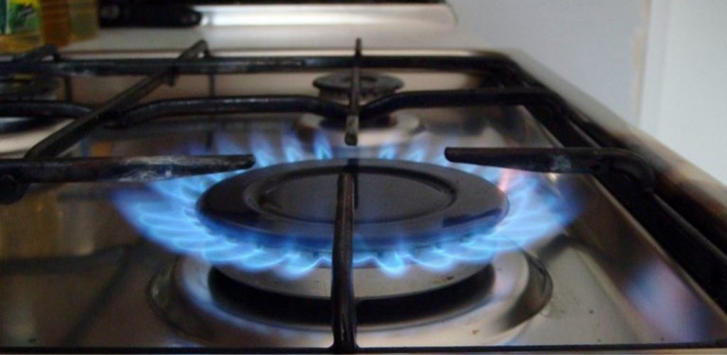 Comment puis-je éteindre la cuisinière à gaz en observant moi-même les mesures de sécurité