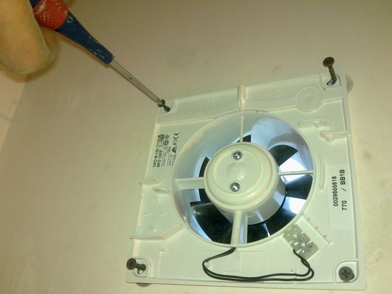 The fan is making noise or buzzing - why it started to make noise and how to reduce fan noise