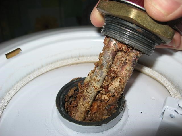 Magnesium anode in water heaters: what is it for, how to remove and change it