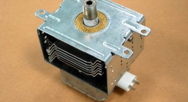 Magnetron sparks in the microwave - how to check and replace