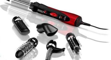 How to choose a rotating hair dryer brush for styling hair?