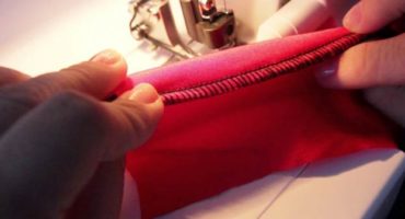 Types of various seams on an overlock (role, flat, rasposhivalny)