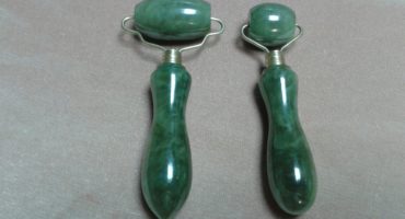 How to use a jade hand face massager