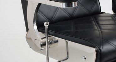 Armchairs for barbershops: solidity, quality, functionality