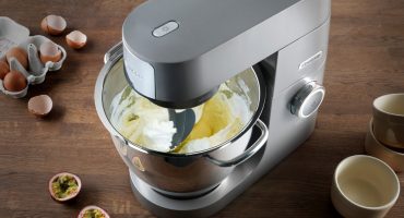 Une machine de cuisine est un appareil pour ceux qui cuisinent beaucoup.