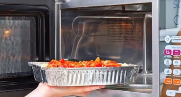 Foil in the microwave - is it possible to cook food in foil in the microwave