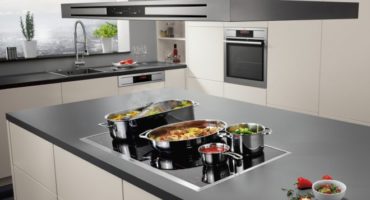 Cuisinière à induction - mode d'emploi et télécommande