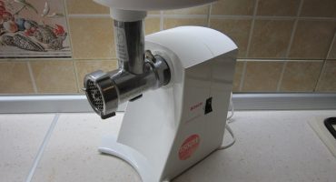 How to make an electric meat grinder yourself