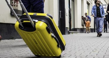 10 best suitcases on wheels - ranking of models and manufacturers