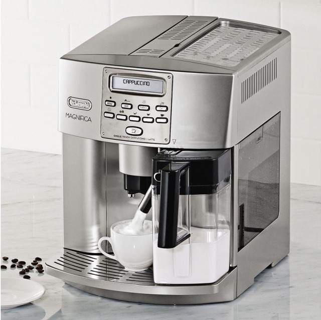 DeLonghi Magnifica Automatický Cappuccino ESAM 3500