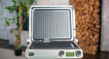 Electric grill Wollmer S807 for home: advantages and disadvantages